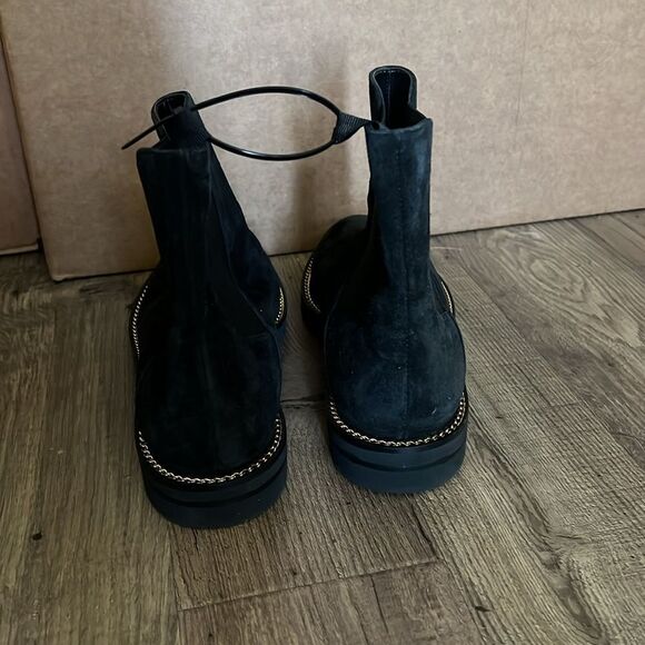 Stuart Weitzman Kolbie Gem Trim Pull-on Chelsea Boots 10B/ Black Suede $650 - Picture 2 of 5